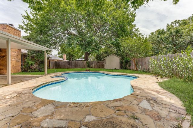 3305 Wayland Drive, Fort Worth, TX 76133