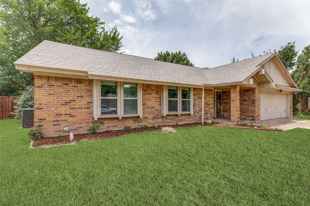 3305 Wayland Drive, Fort Worth, TX 76133