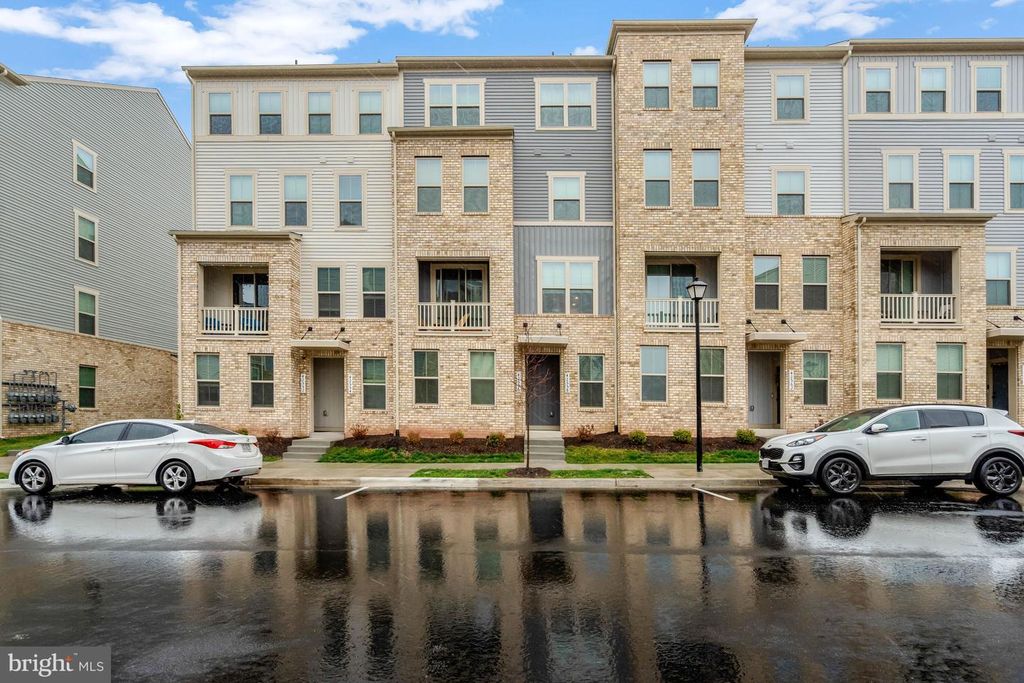 42558 INVERGORDON TER, Sterling, VA 20166