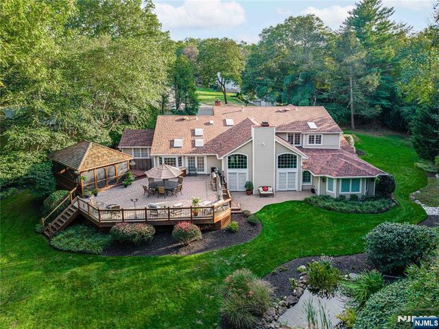 65 Arcadia Court, Harrington Park, NJ 07640