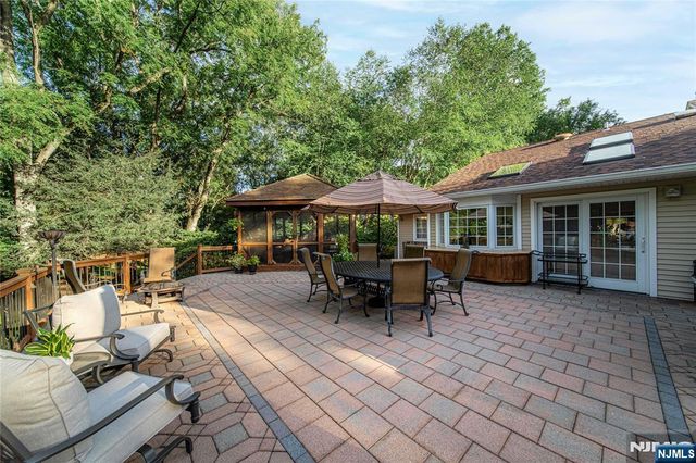 65 Arcadia Court, Harrington Park, NJ 07640