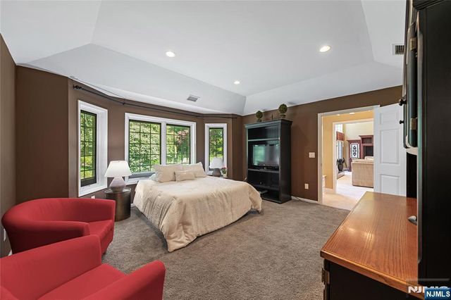 65 Arcadia Court, Harrington Park, NJ 07640