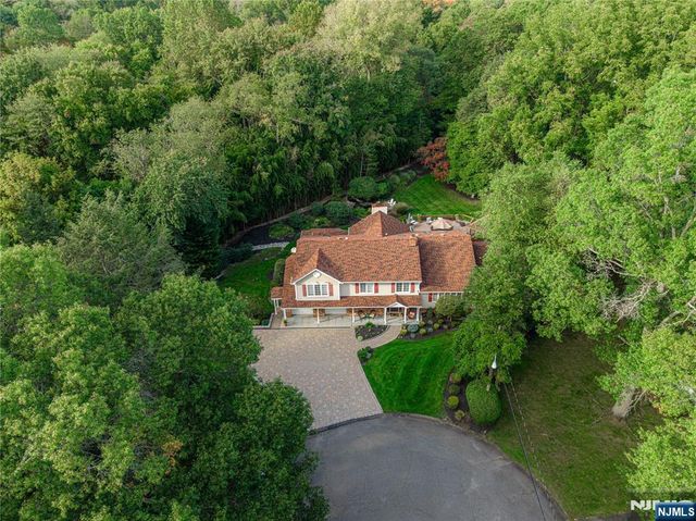 65 Arcadia Court, Harrington Park, NJ 07640