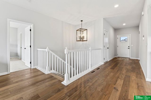 11211 Cove Hollow Drive, Papillion, NE 68046