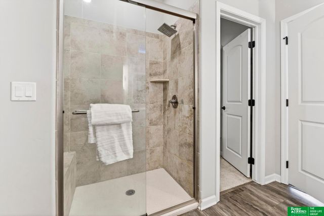 11211 Cove Hollow Drive, Papillion, NE 68046