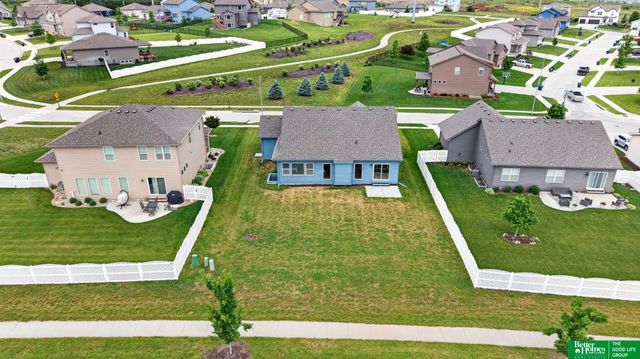 11211 Cove Hollow Drive, Papillion, NE 68046