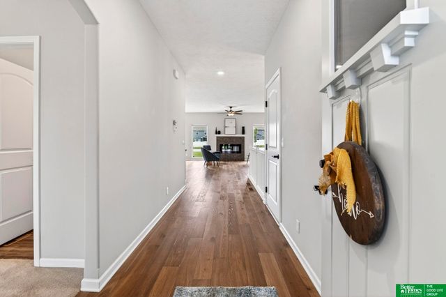 11211 Cove Hollow Drive, Papillion, NE 68046