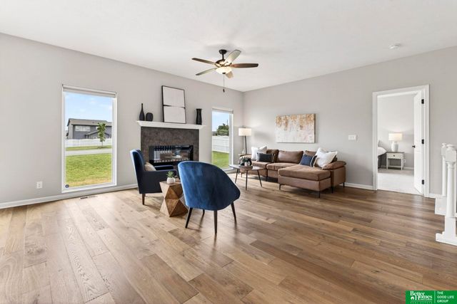 11211 Cove Hollow Drive, Papillion, NE 68046