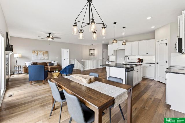 11211 Cove Hollow Drive, Papillion, NE 68046