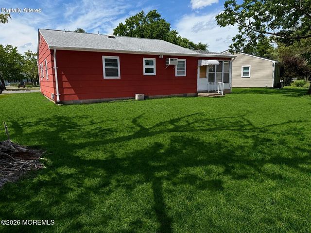 19 Sherwood Court, Toms River, NJ 08757