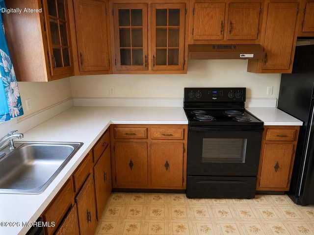 19 Sherwood Court, Toms River, NJ 08757