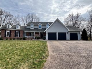 1501 E Sleepy Hollow Drive, Olathe, KS 66062
