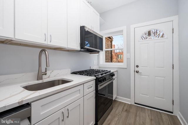 1209 SHEPHERD ST NW, Washington, DC 20011