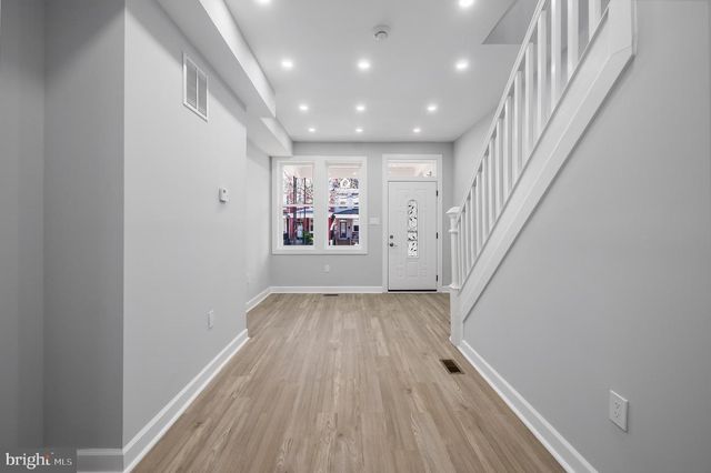 1209 SHEPHERD ST NW, Washington, DC 20011