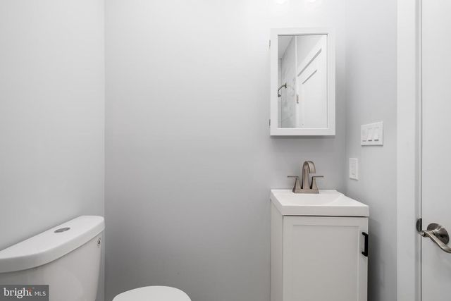 1209 SHEPHERD ST NW, Washington, DC 20011