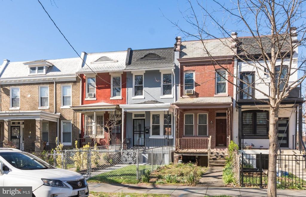 1209 SHEPHERD ST NW, Washington, DC 20011