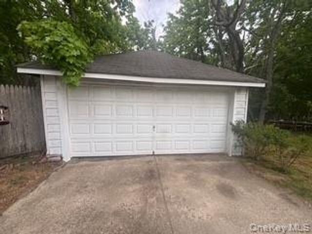 914 Osborn Avenue, Riverhead, NY 11901