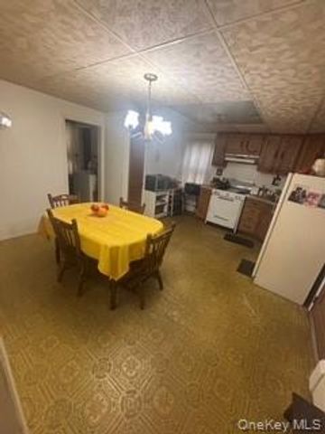 914 Osborn Avenue, Riverhead, NY 11901