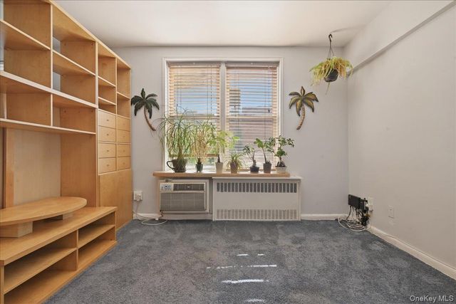 100 Brooklyn Avenue 4V, Freeport, NY 11520