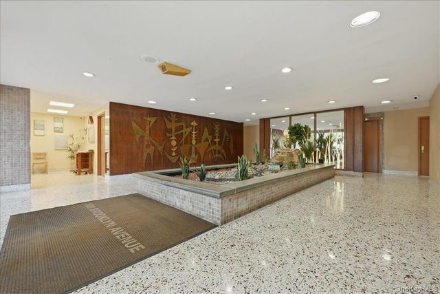 100 Brooklyn Avenue 4V, Freeport, NY 11520