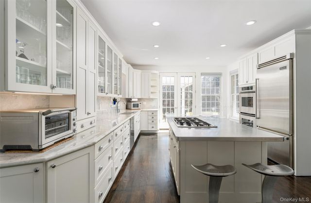 3 Polo Grounds Lane, East Quogue, NY 11942