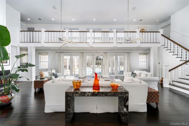 3 Polo Grounds Lane, East Quogue, NY 11942