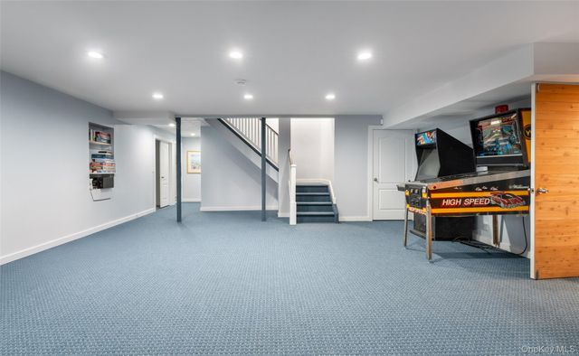 3 Polo Grounds Lane, East Quogue, NY 11942