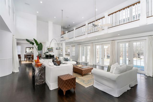 3 Polo Grounds Lane, East Quogue, NY 11942