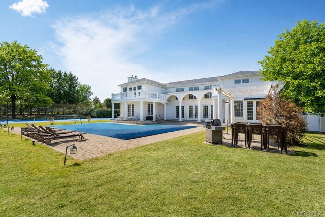 3 Polo Grounds Lane, East Quogue, NY 11942