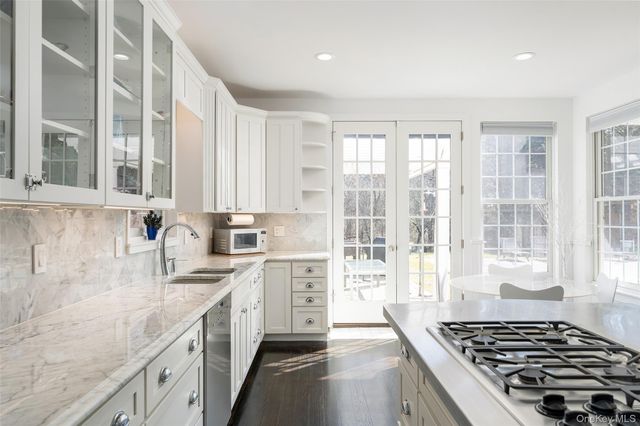 3 Polo Grounds Lane, East Quogue, NY 11942