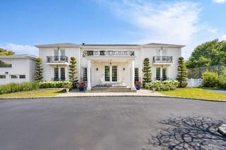 3 Polo Grounds Lane, East Quogue, NY 11942