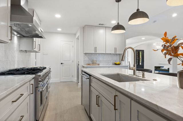 4210 Creekdale Drive, Dallas, TX 75229