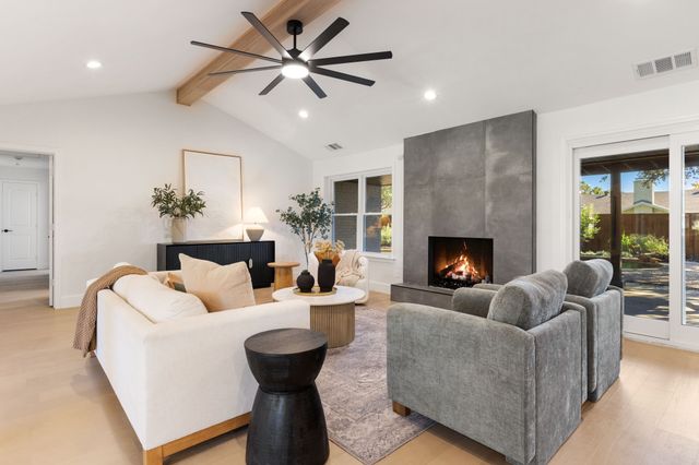 4210 Creekdale Drive, Dallas, TX 75229