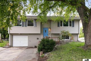 125 Wagon Train Avenue, Hickman, NE 68372