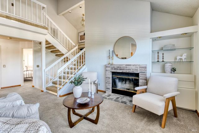 1114 Redwood Blvd, Novato, CA 94947