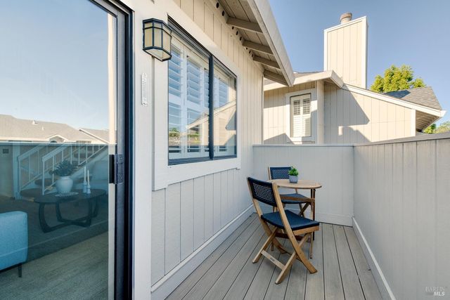 1114 Redwood Blvd, Novato, CA 94947