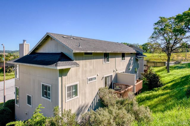 1114 Redwood Blvd, Novato, CA 94947