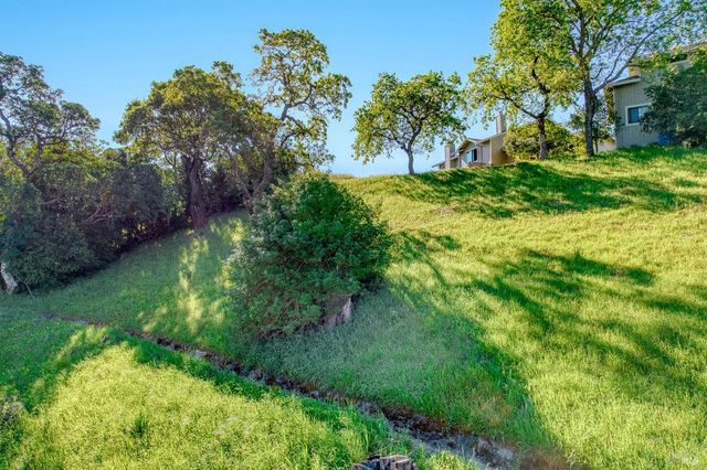 1114 Redwood Blvd, Novato, CA 94947