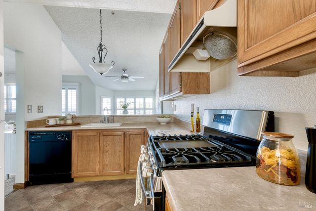 1114 Redwood Blvd, Novato, CA 94947