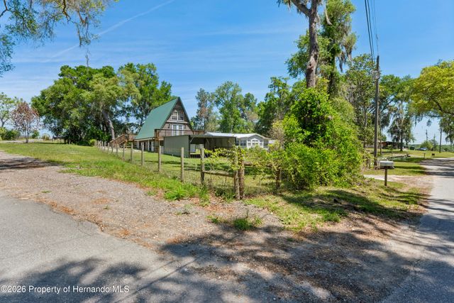 9366 County Road 649, Bushnell, FL 33513