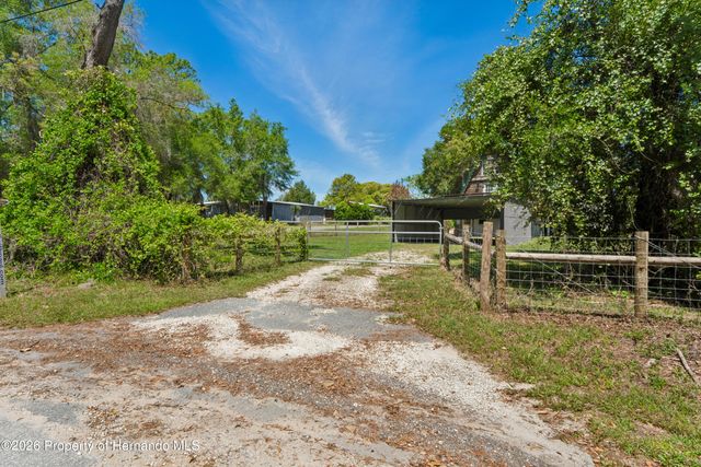 9366 County Road 649, Bushnell, FL 33513