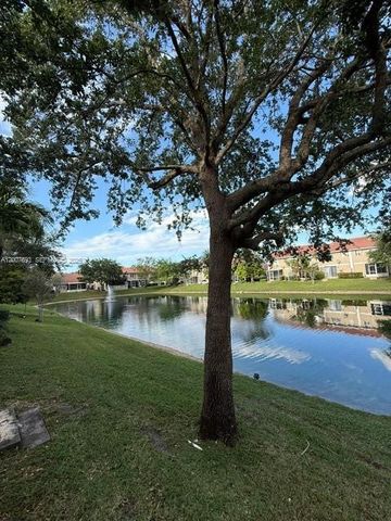 5424 NW 90th Ave, Sunrise, FL 33351