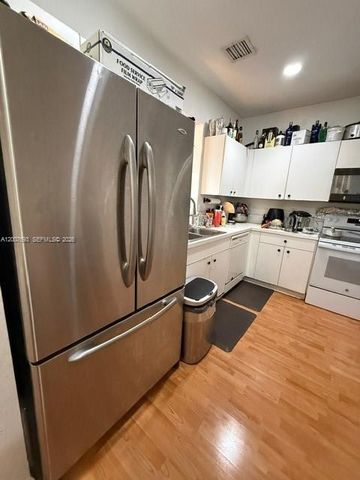 5424 NW 90th Ave, Sunrise, FL 33351