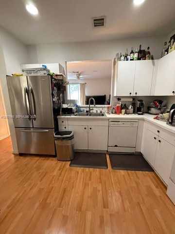 5424 NW 90th Ave, Sunrise, FL 33351