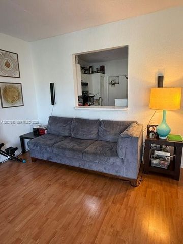 5424 NW 90th Ave, Sunrise, FL 33351