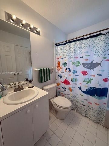 5424 NW 90th Ave, Sunrise, FL 33351