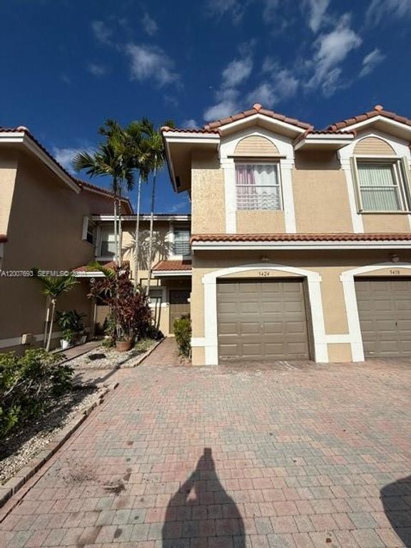 5424 NW 90th Ave, Sunrise, FL 33351