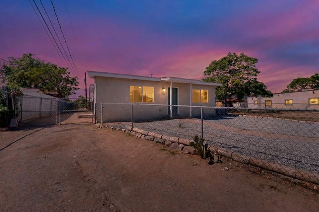 108 Garfield Avenue SE, Albuquerque, NM 87102