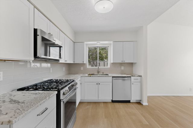 108 Garfield Avenue SE, Albuquerque, NM 87102