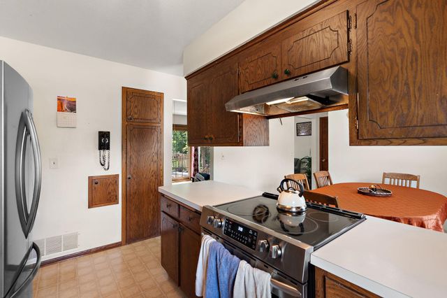 10908 Dahlia Street NW, Coon Rapids, MN 55433
